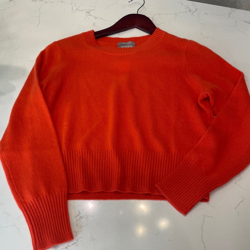 Cropped cashmere crewneck sweater